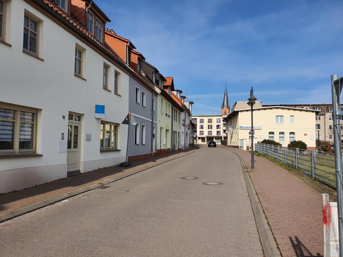 Grosses Offenes Loft Oder Kleine Gemuetliche Wohnung Mit Balkon Wolmirstedt Kültér fotó