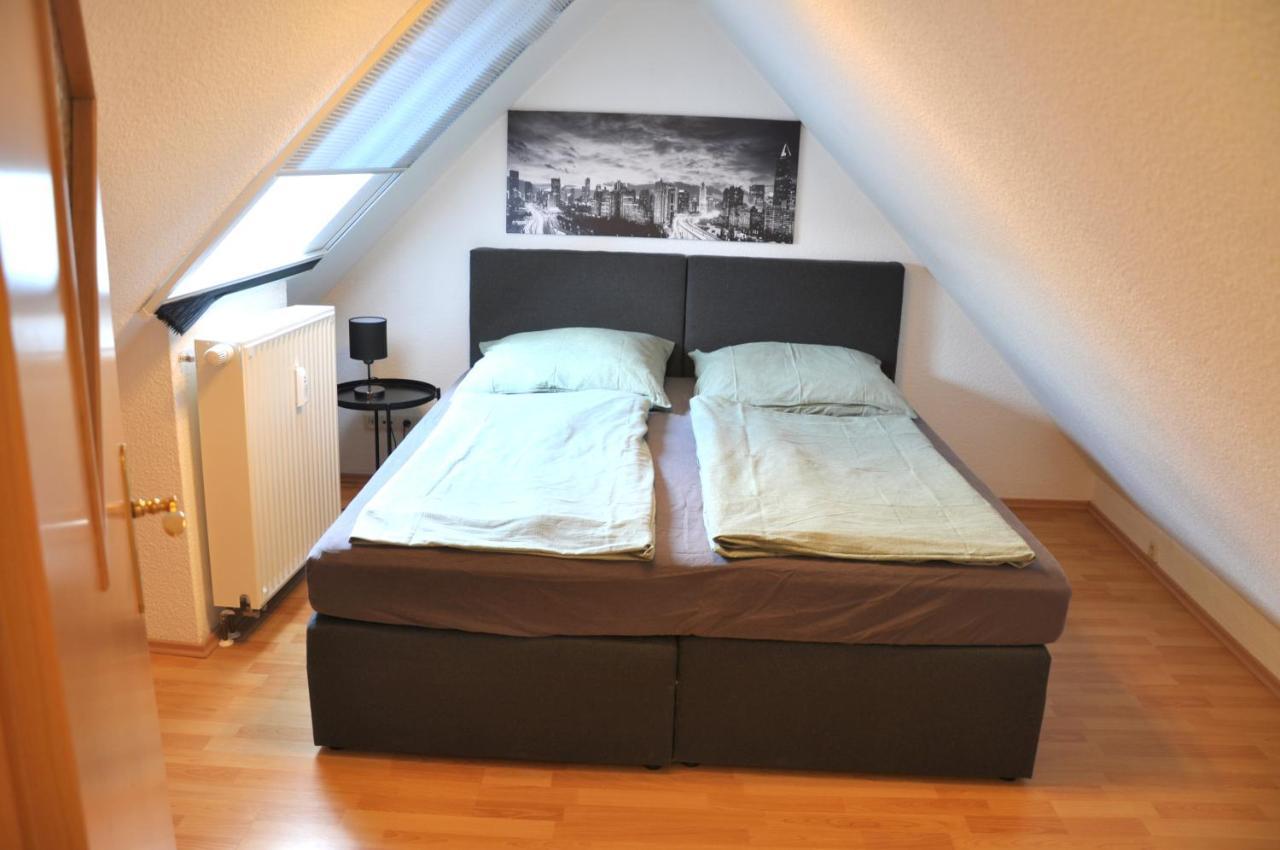 Grosses Offenes Loft Oder Kleine Gemuetliche Wohnung Mit Balkon Wolmirstedt Kültér fotó